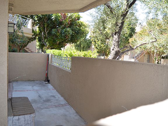 4th image of 23731 Del Monte Dr Unit 181