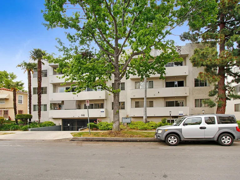 110 S Swall — Photo 10