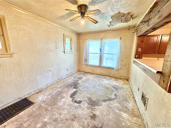 4th image of 4323 Bingham Ave