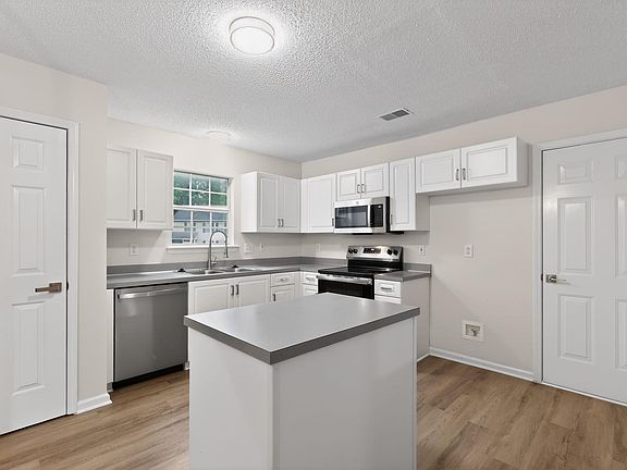 4th image of 436 Caddis Creek Rd