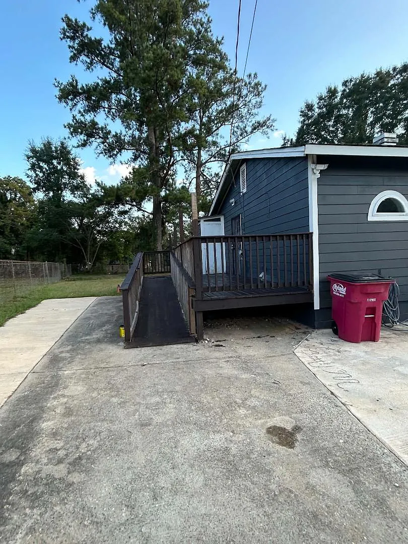 1775 Denton St — Photo 2