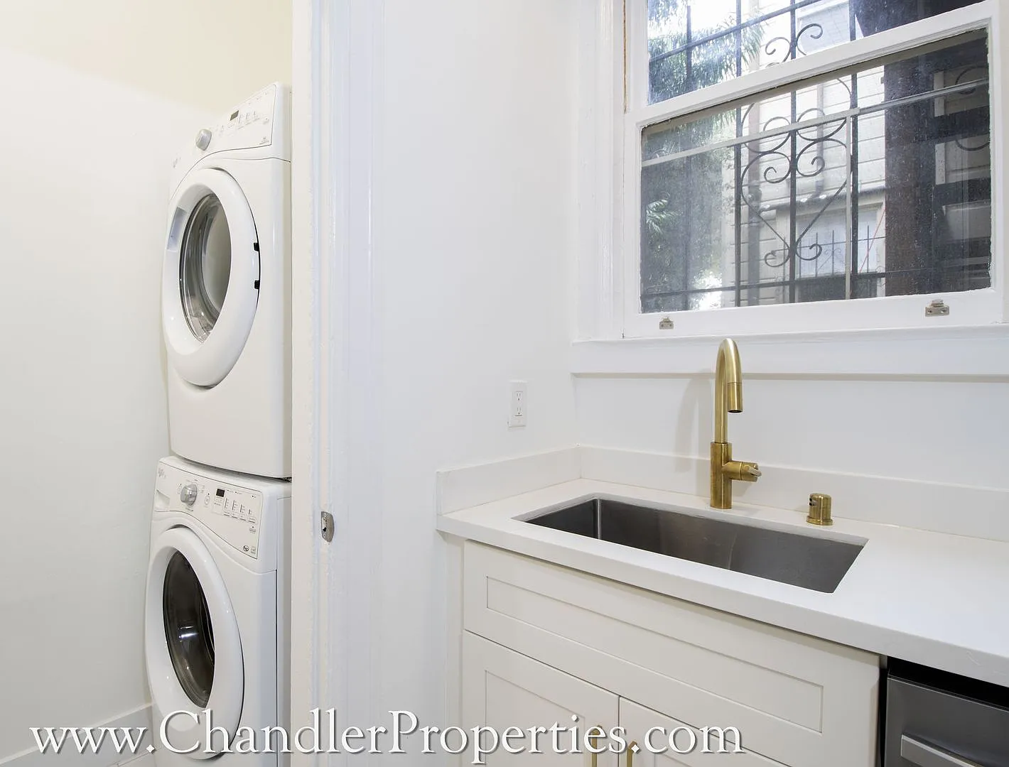 2400-4 Bush/1811 Pierce Street Apartments — Photo 2