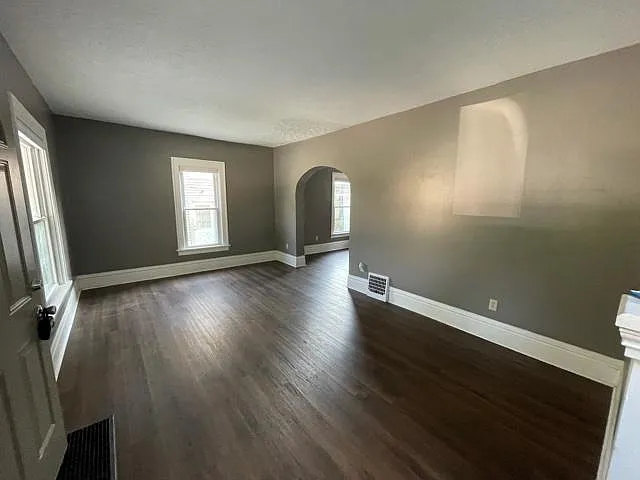 163 East St — Photo 3