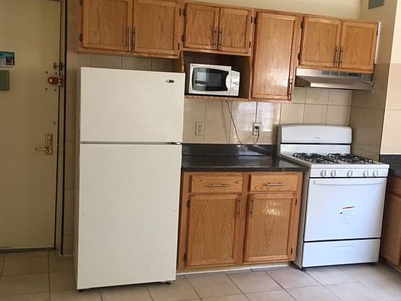 3rd image of 8818 150th St APT D6