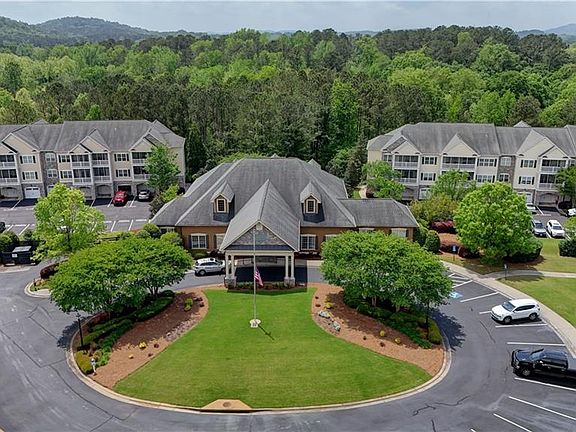 2nd image of 3200 Village Blvd SE