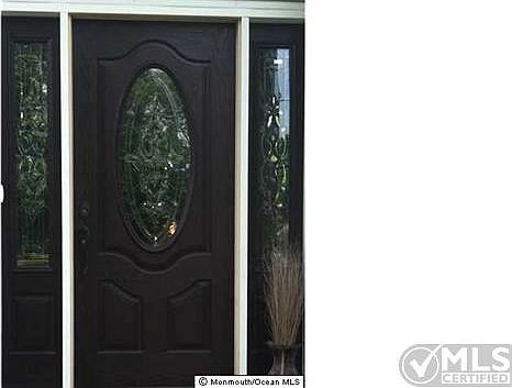 3rd image of 1557 Windsor Ave
