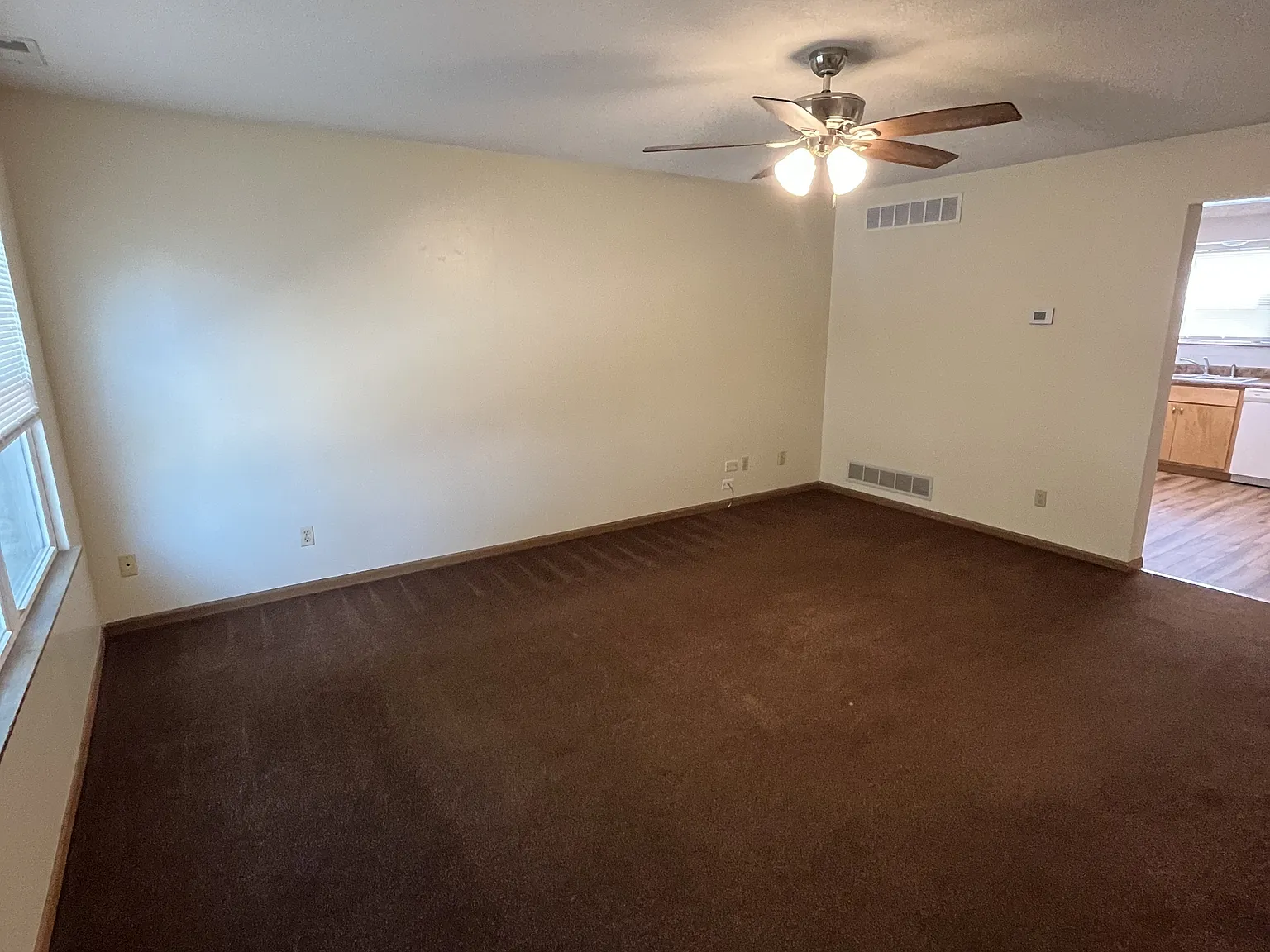 404 Grover St - A — Photo 2