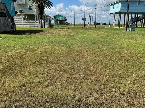 13127 Buccaneer Pkwy, Freeport, TX 77541