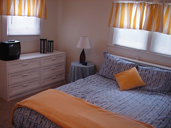 Master Bedroom w/Queen Bed