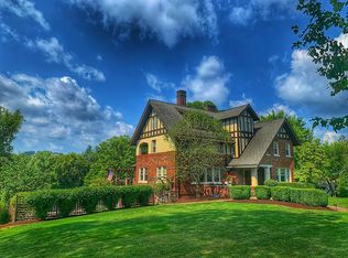 13 Floral Dr, Wheeling, WV 26003