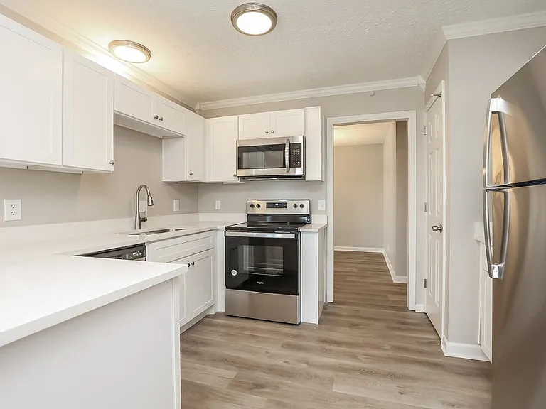 3068 Chateau Valley Dr — Photo 9