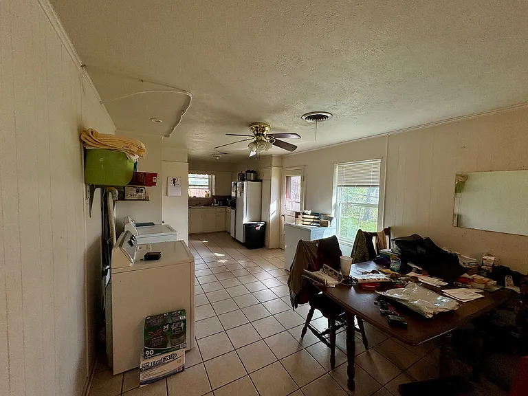 517 N Lydia St — Photo 3