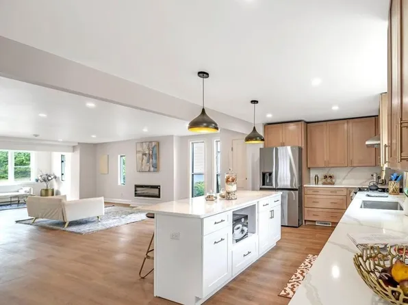 29 Stockton Ave, Jamesburg, NJ 08831