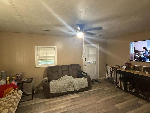 3rd image of 24 Lincoln Dr