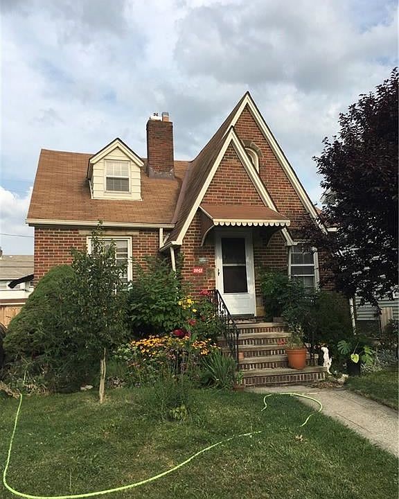 1st image of 2043 Wyandotte Ave