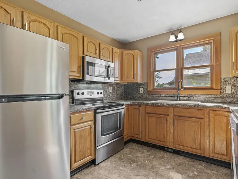3 Maple Ave #A — Photo 3