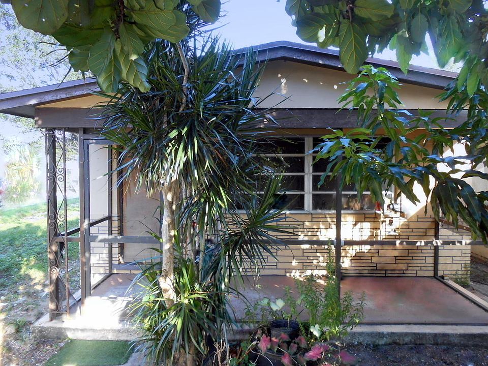 1st image of 206 S E Street