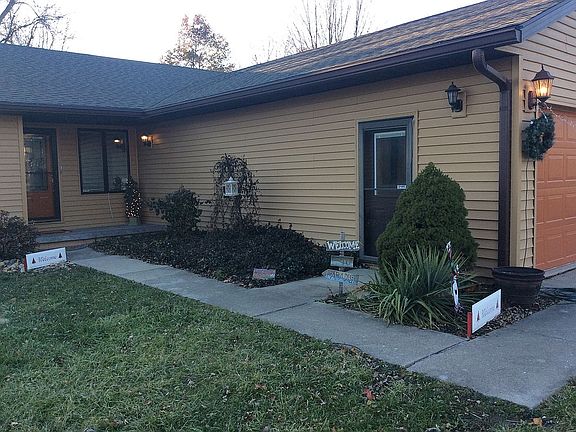 3rd image of 1923 N Robinwood Dr