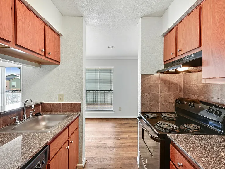 Reserve at Westwood — Photo 13