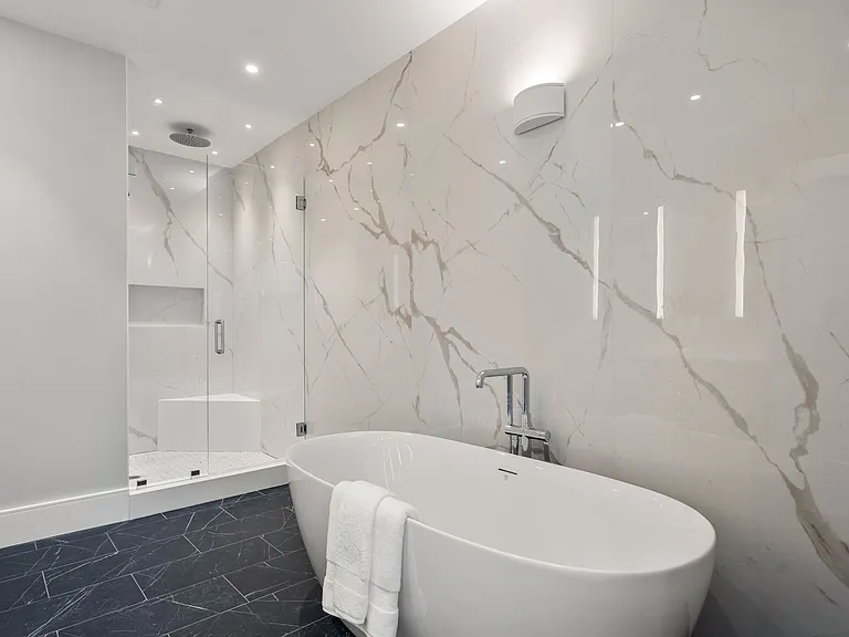 4 Knowles St #4 — Photo 17