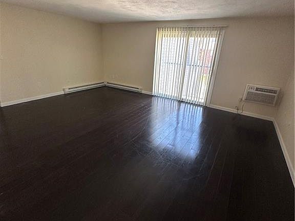 3rd image of 300 Smithfield Rd APT 3-12