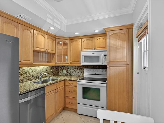 5th image of 2801 N Palm Aire Drive #203
