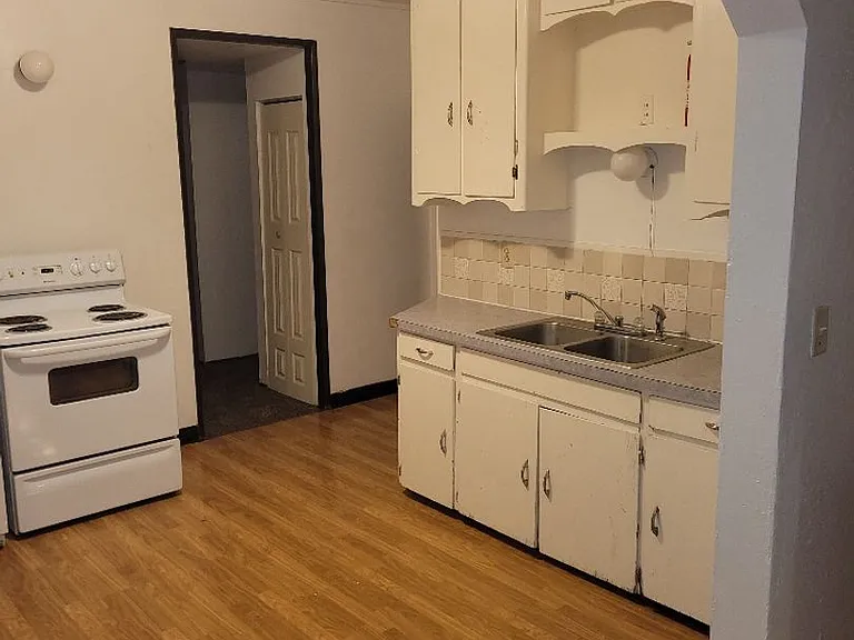 624 S Main St — Photo 11