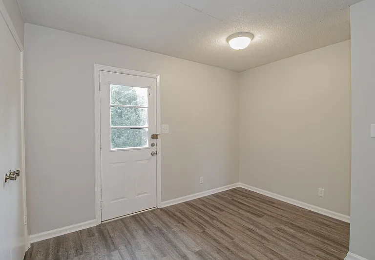 809B Golfview Pl — Photo 8