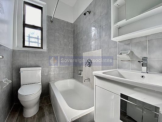 5th image of 618 Academy St #2E