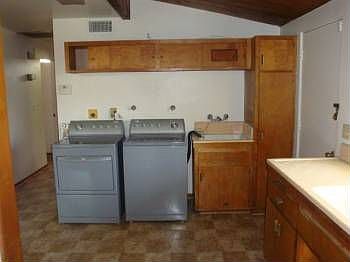 4th image of 1613 E Verness St
