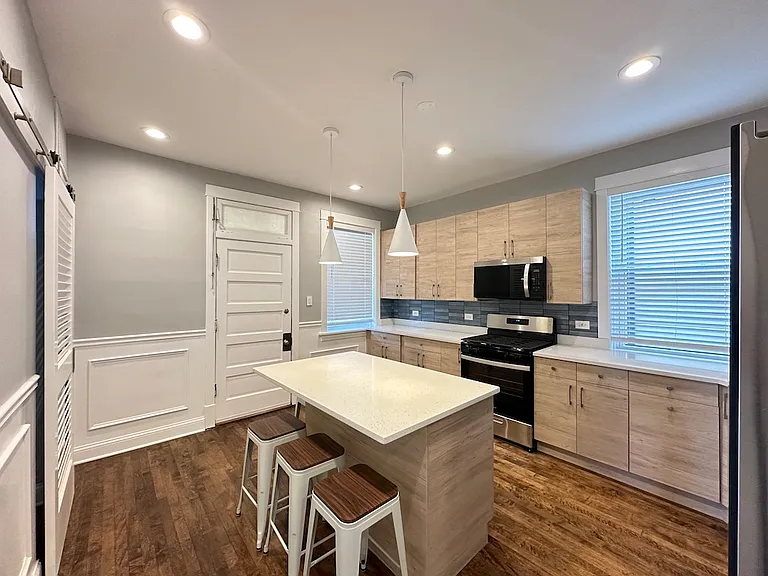 2115 N Spaulding Ave #3 — Photo 4