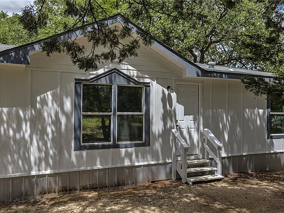 4th image of 203 Live Oak Dr