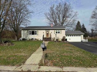 858 W 8th St, Rochester, IN 46975