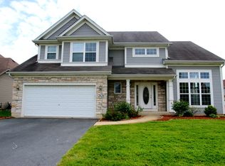 2121 Fieldcrest Dr, Bartlett, IL 60103
