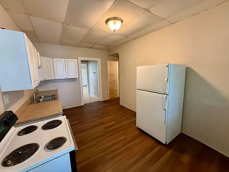 2826 Nebraska Ave — Photo 3