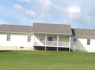 2712 Dow Rd, York, NY 14533