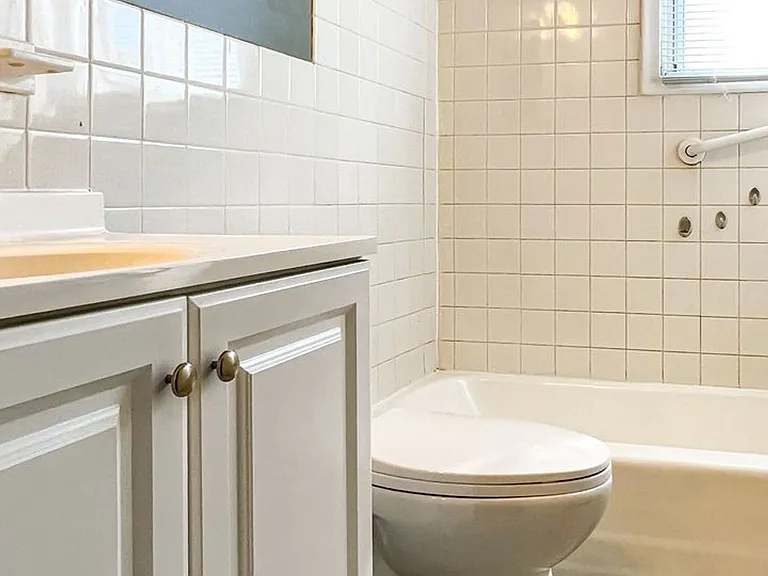 Discover Your Dream Home at Aquilla Park Apartments - Pet-Friendly Living in St. Louis Park! — Photo 10