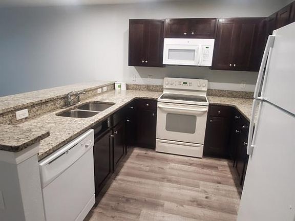 3rd image of 284 Gardner Ln
