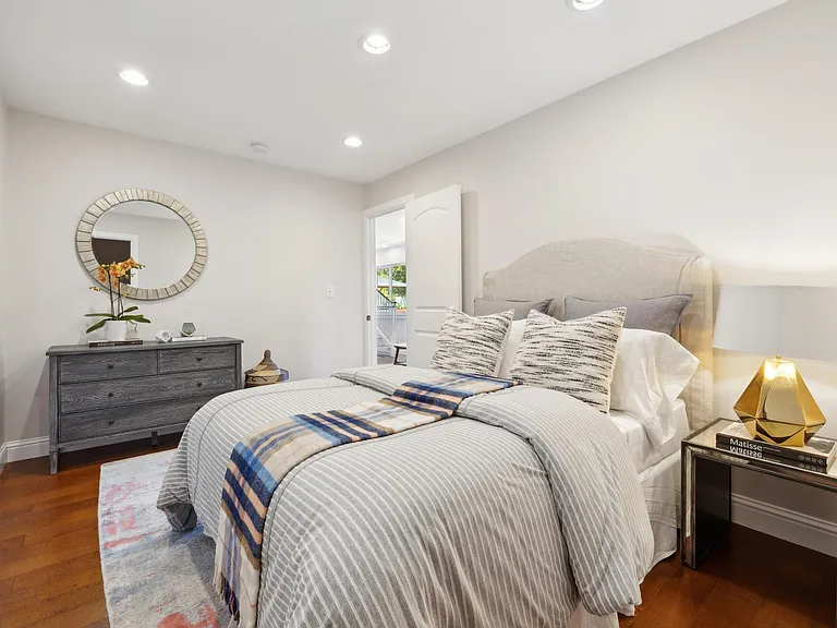 1131 W California Ave — Photo 34