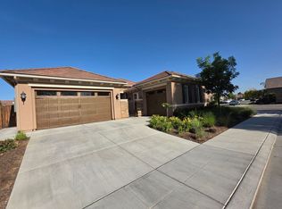 1394 N Graybark Ave, Clovis, CA 93619