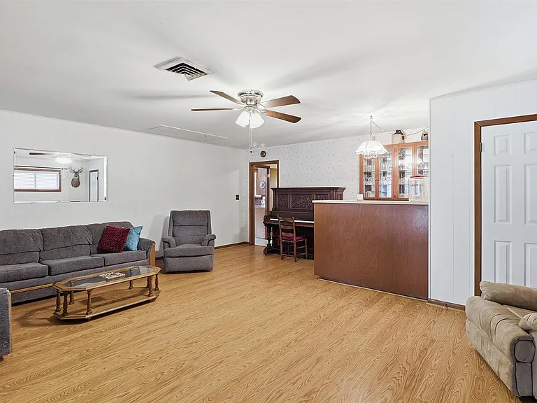 1335 Kathy Ave — Photo 23