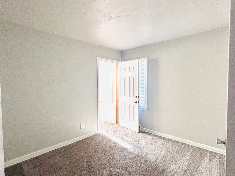 919 Turner Ave — Photo 9