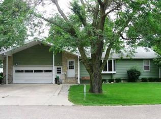 539 Park St, Fairfax, IA 52228