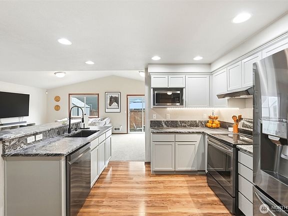 5th image of 14722 50th Avenue NE