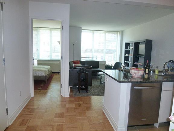 4th image of 1510 Lexington Ave APT 5C