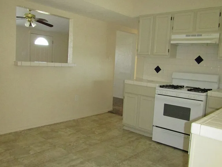 3412 NW Lincoln Ave — Photo 7