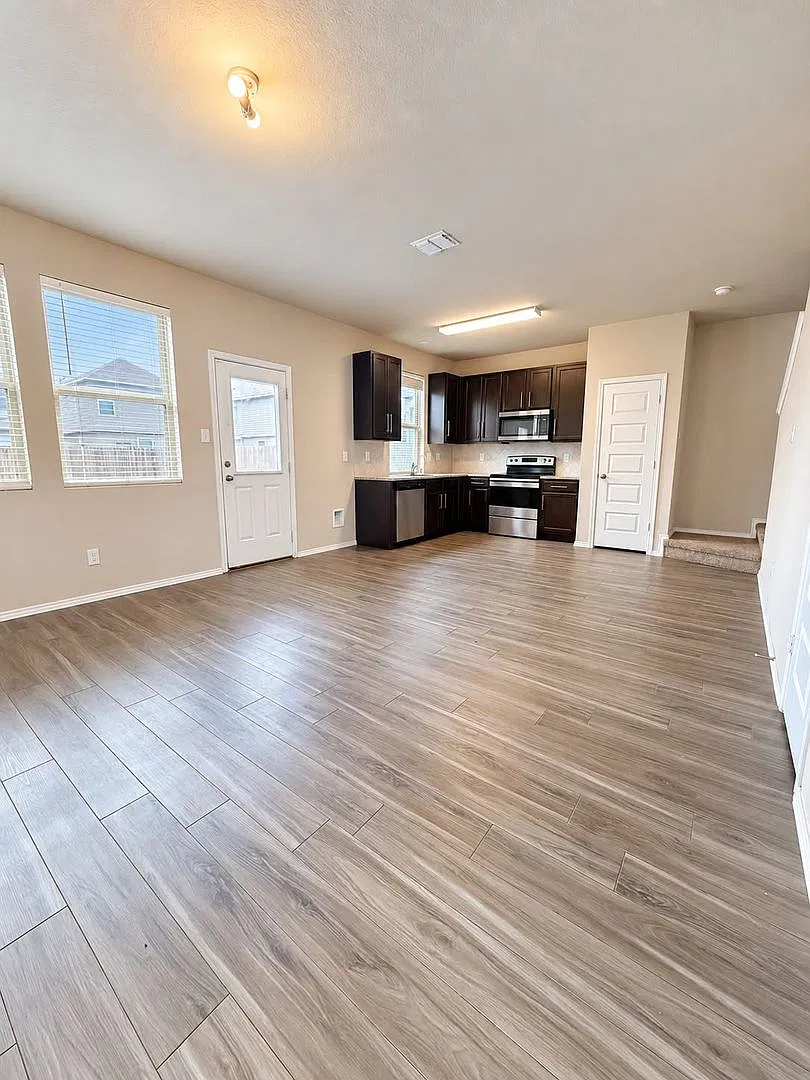 $250 Off On First Month's Rent & Zero Down Deposit Available! 10534 Green Rock Dr San Antonio, Tx... — Photo 3