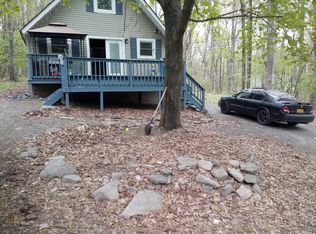 113 John Ln, Shohola, PA 18458