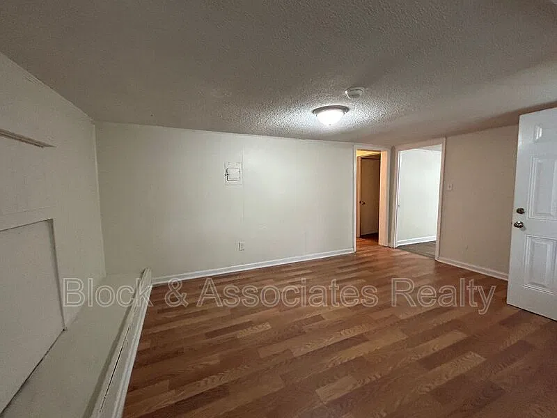 3 bed, 2.0 bath, $1,250 — Photo 3