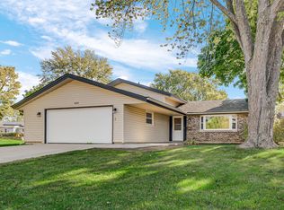 633 Caron Ct, Schaumburg, IL 60193